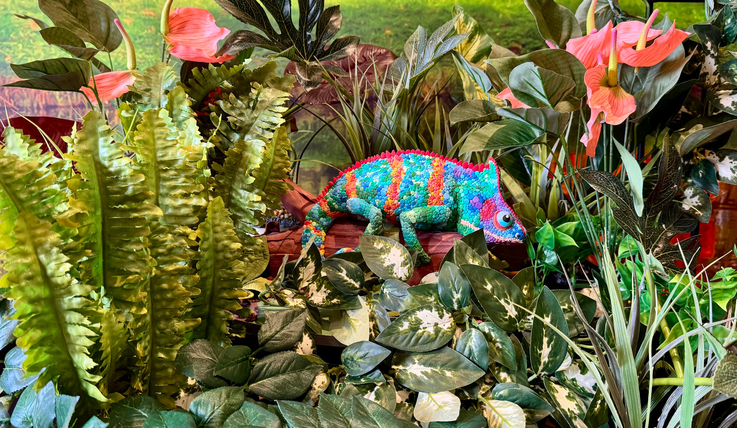 Artificial plants enhance animal welbeing safely