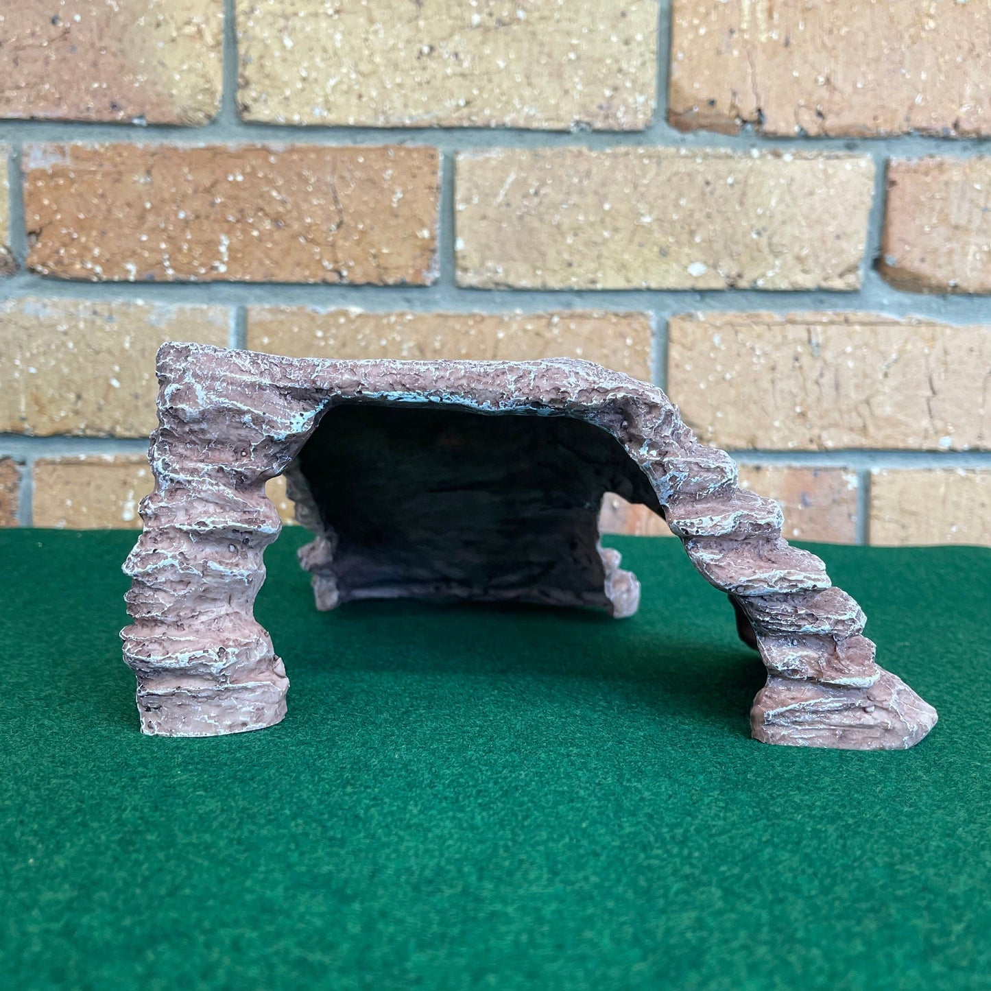 Komodo Resin Rock Decor Komodo Basking Platform Corner Ramp Brown