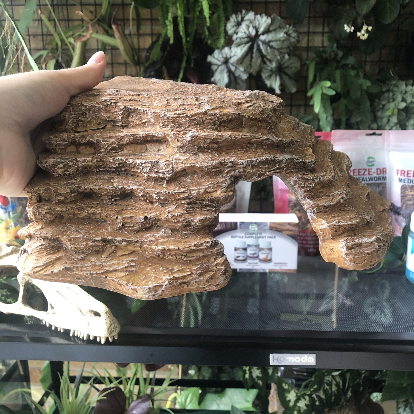 Komodo Resin Rock Decor Komodo Basking Platform Corner Ramp Sandstone