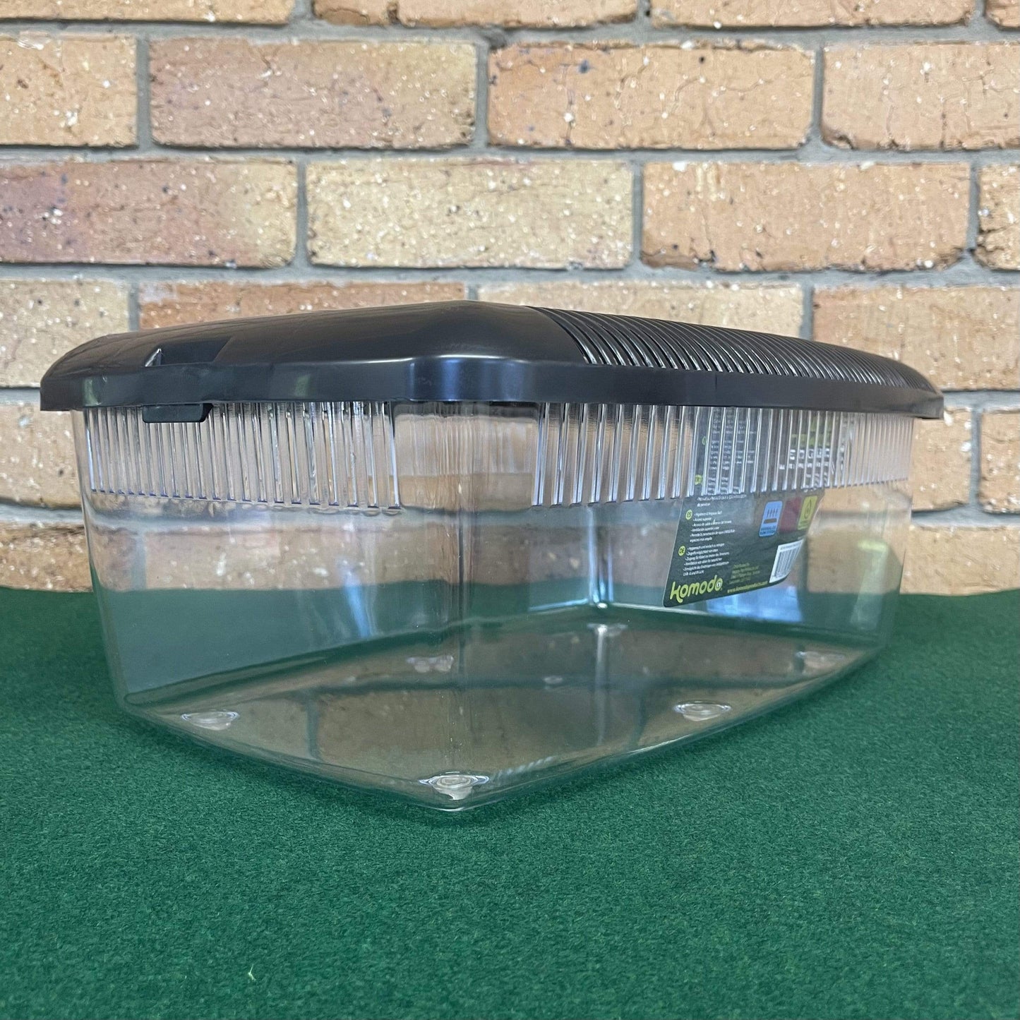 Komodo Plastic Terrarium Komodo Plastic Terrarium 39cm x 25cm x 16.5cm